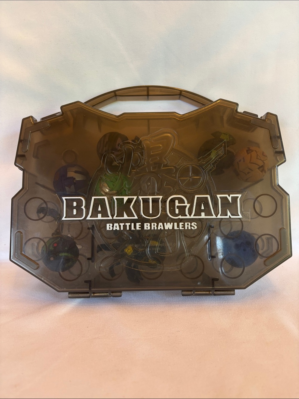 LOT OF 8 OFFICIAL BAKUGAN BATTLE BRAWLERS WITH TRANSLUCENT GREY CARRY CASE - Picture 3 of 12